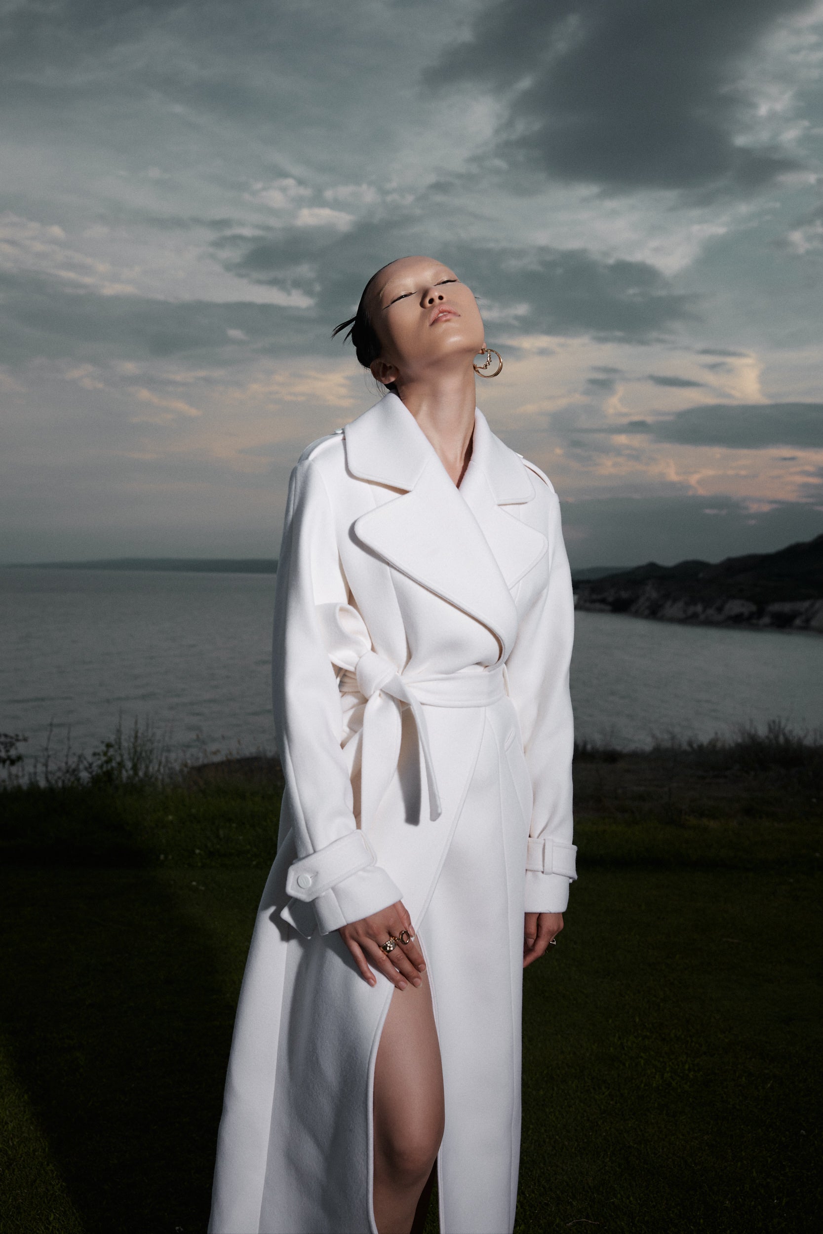 Wool and cashmere trench coat in white