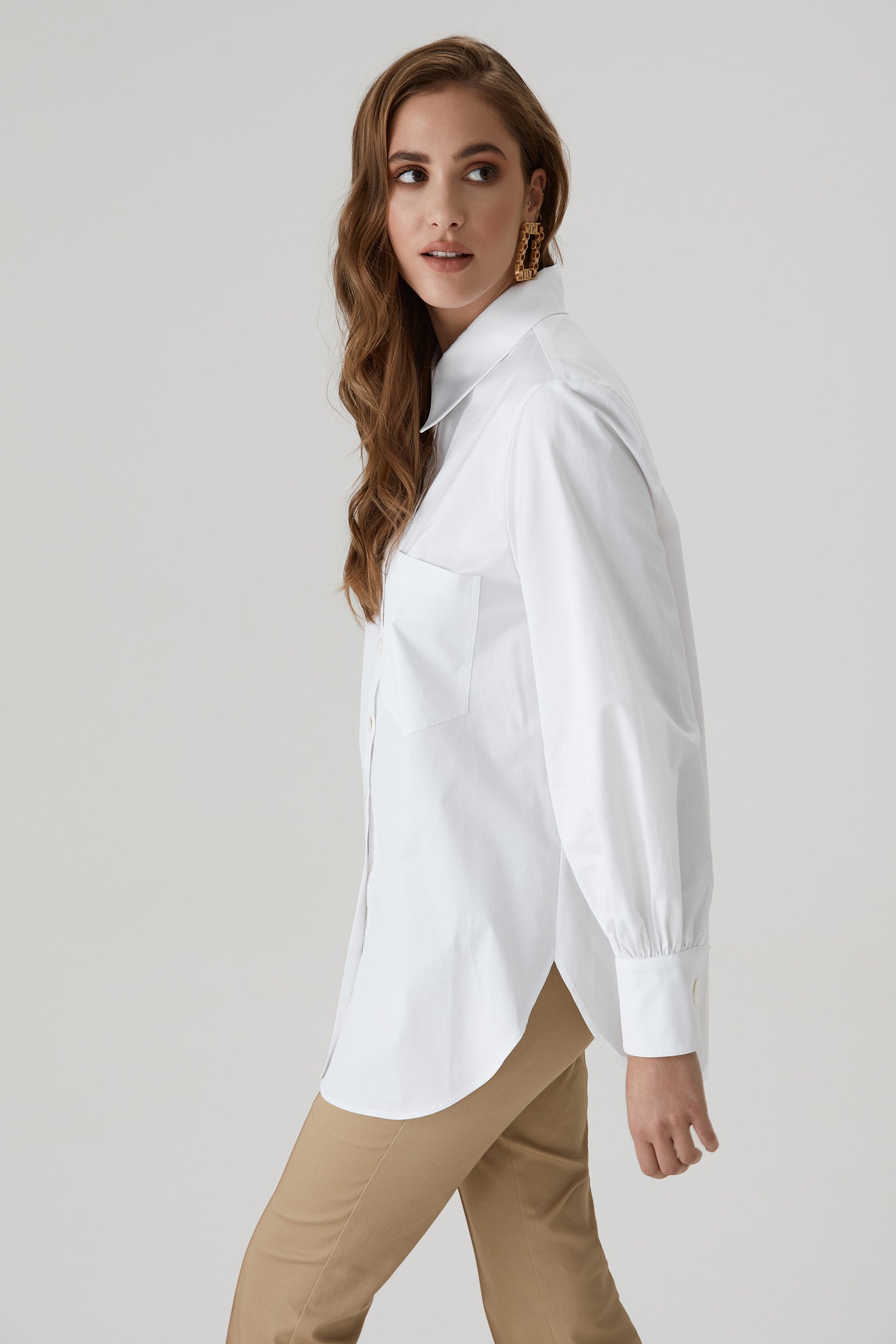 Bishop-sleeved classic white poplin shirt