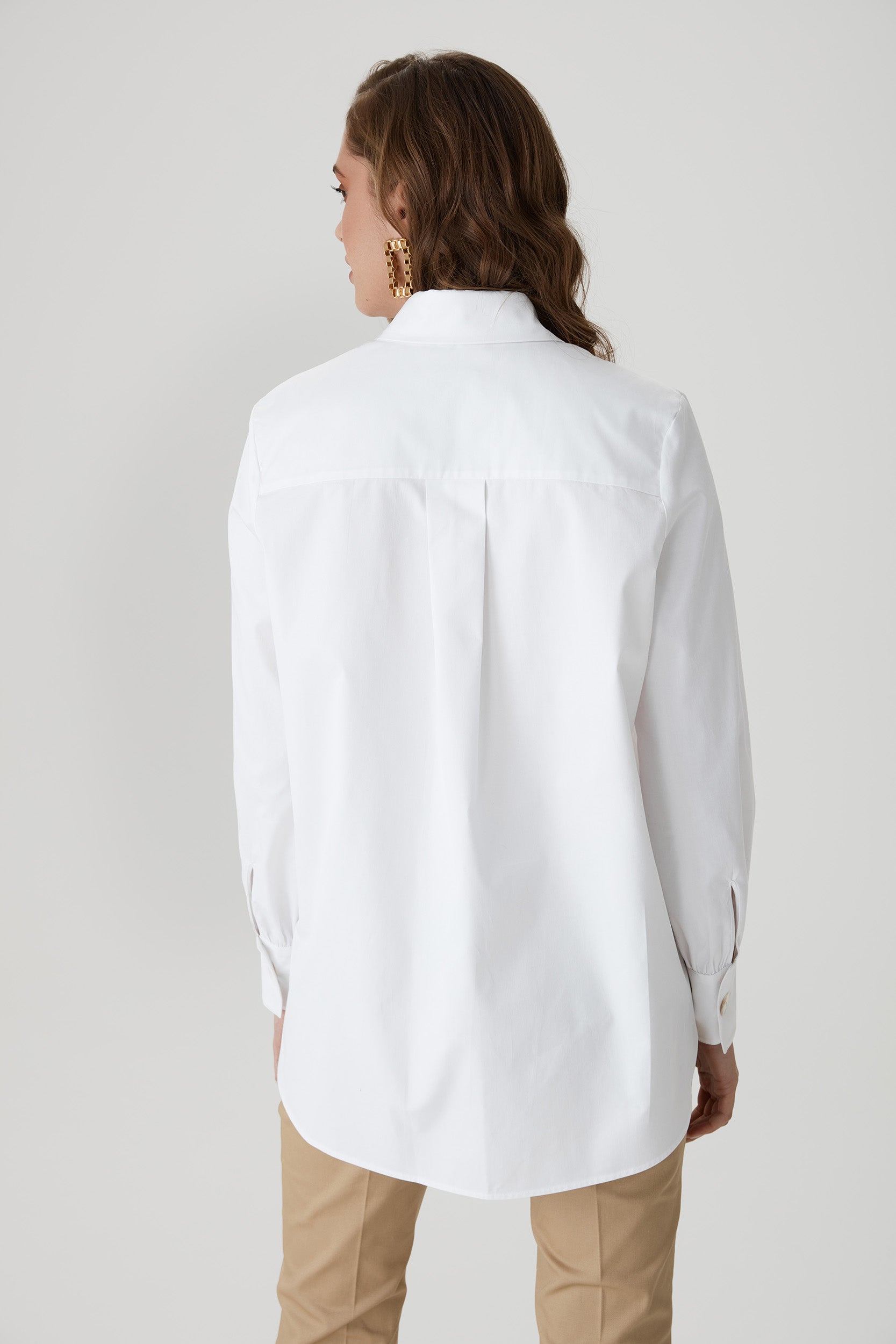 Bishop-sleeved classic white poplin shirt
