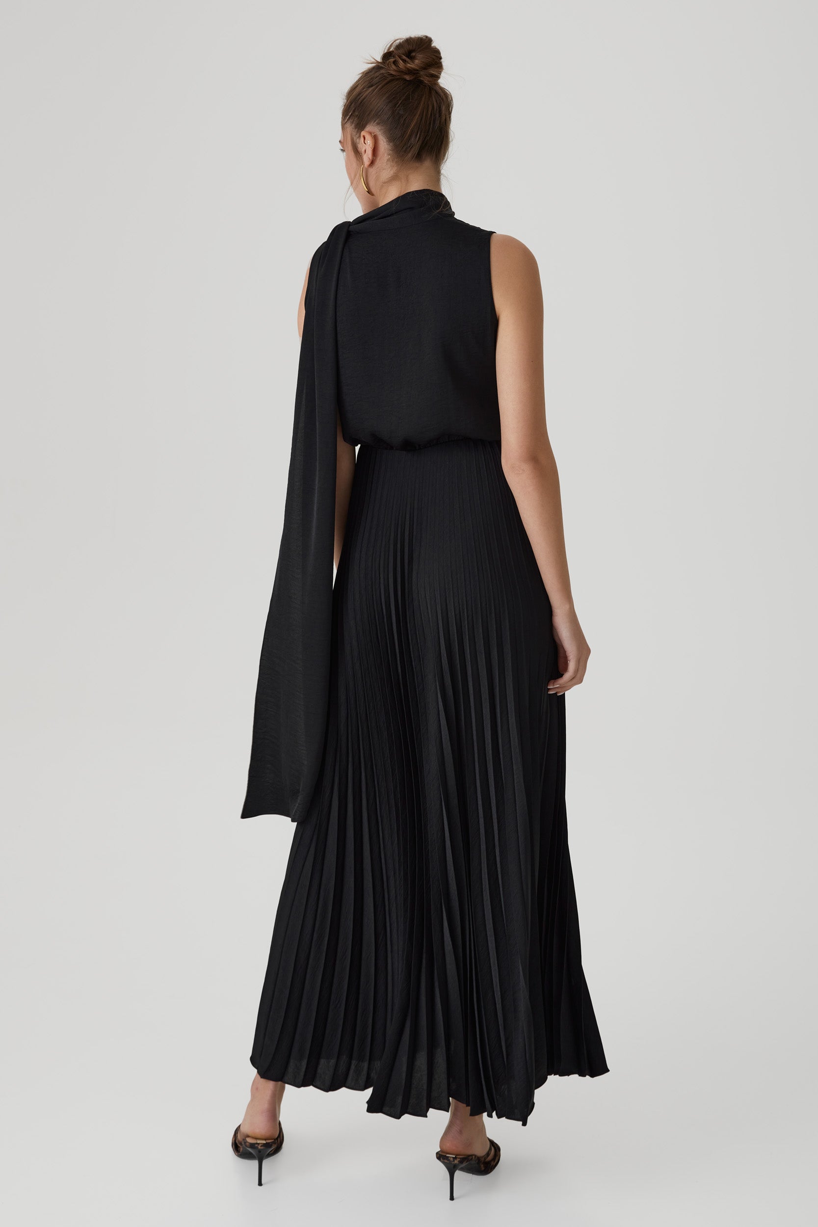 Long pleated tie-neck dress in black