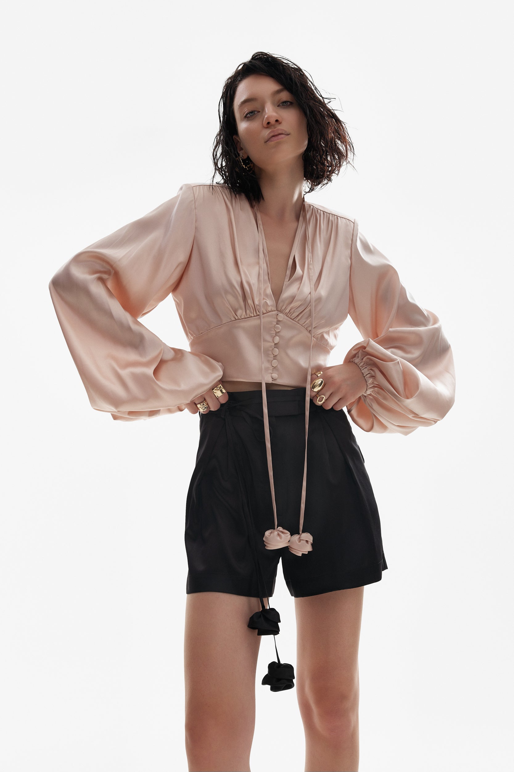 Ample-sleeve satin top in pink