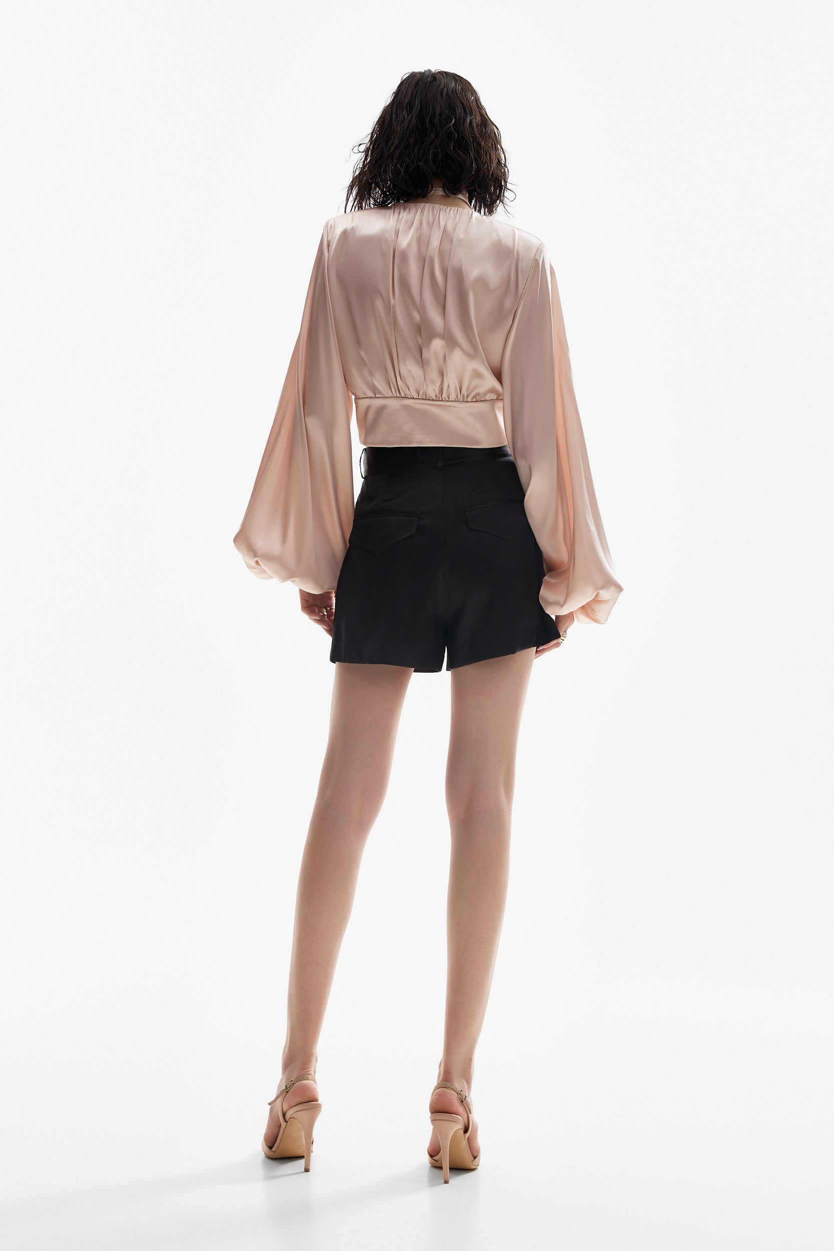 Ample-sleeve satin top in pink