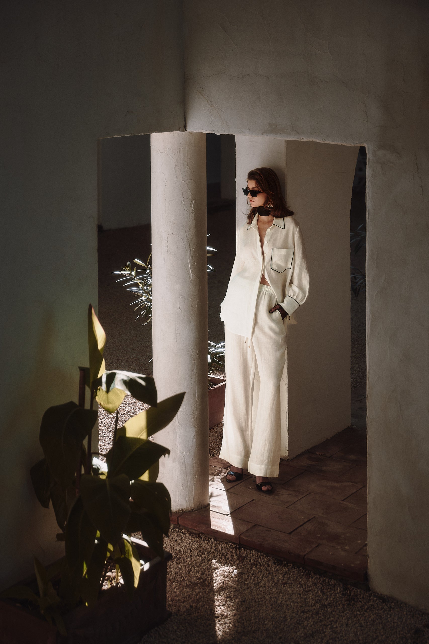 Oversized linen shirt in white
