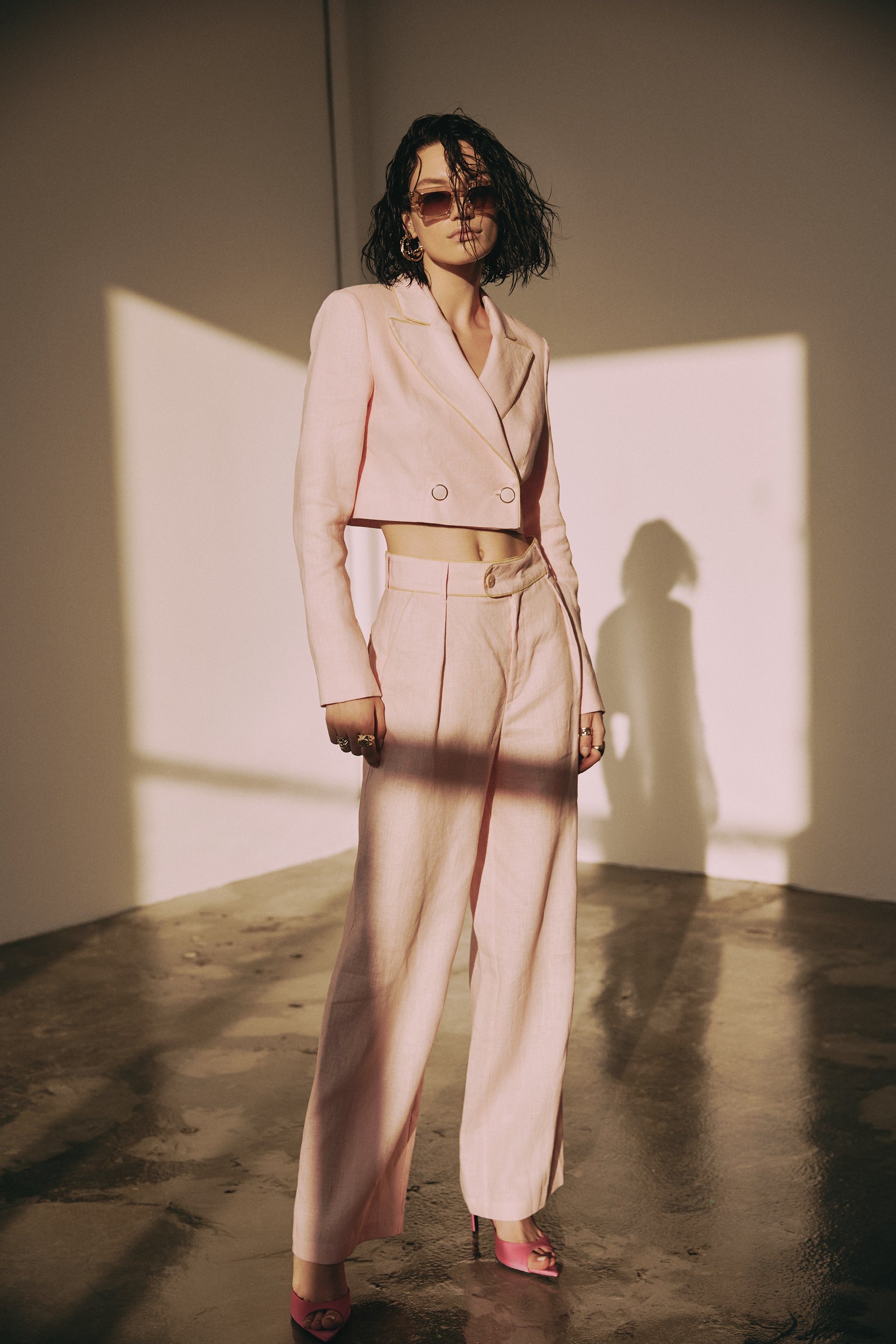 Wide-leg linen trousers in pink