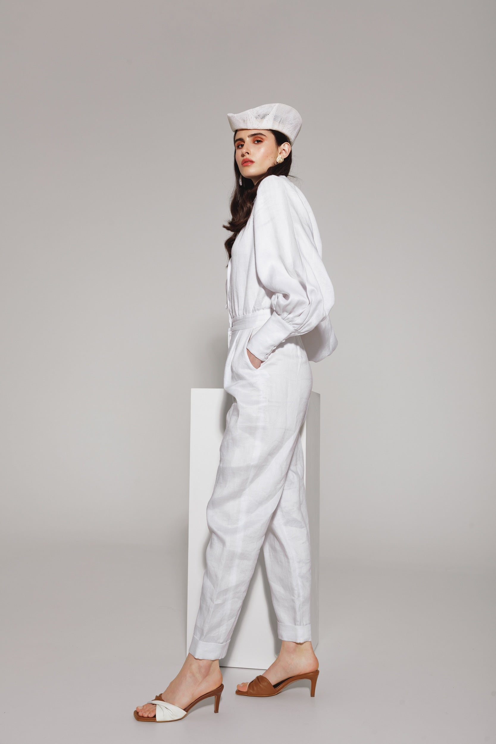 Summer breeze jumpsuit in white linen