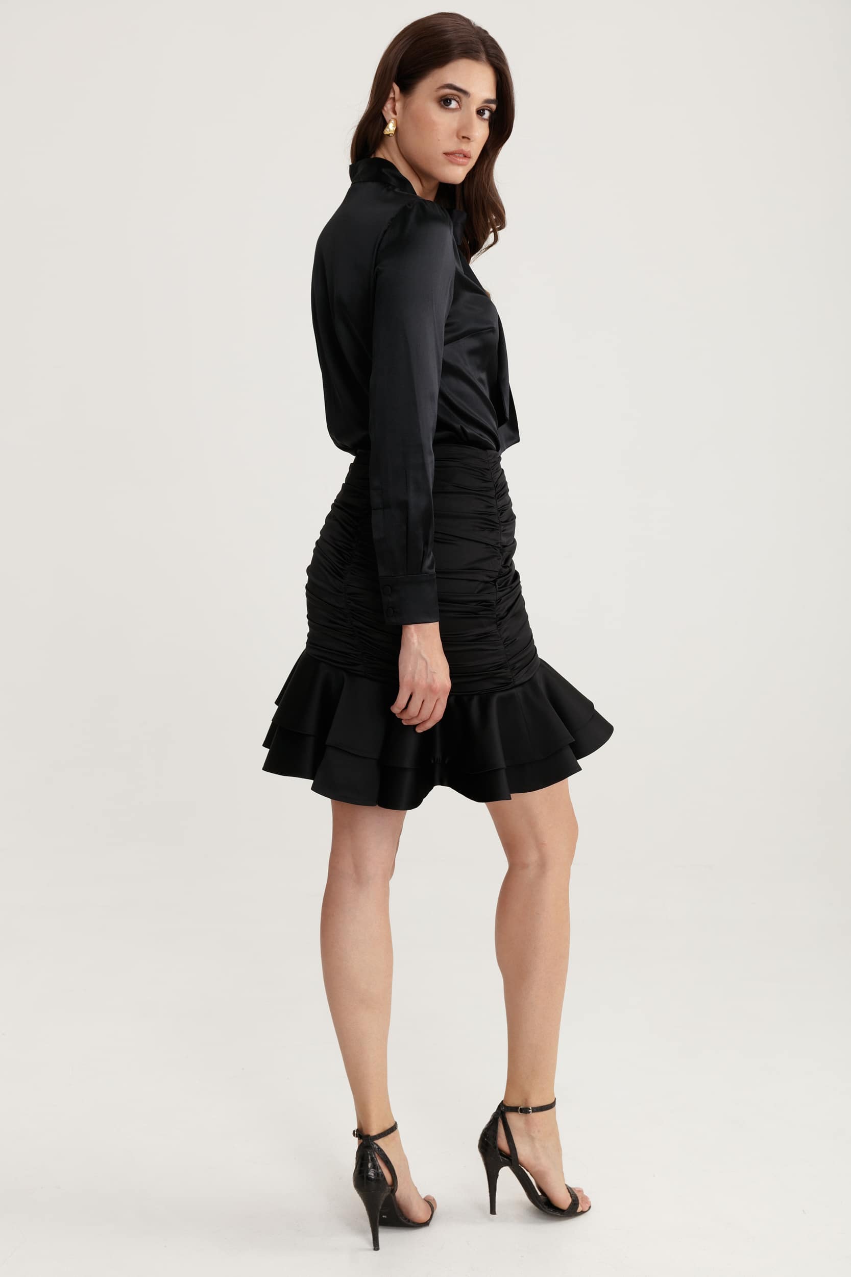 Elegant bow blouse in black silk blend