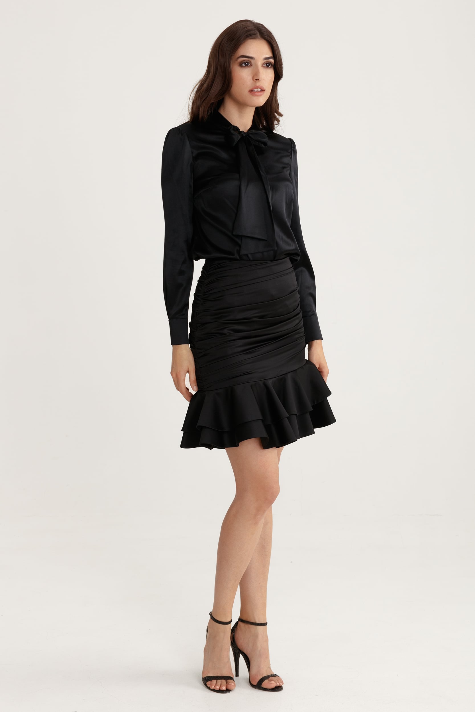 Elegant bow blouse in black silk blend