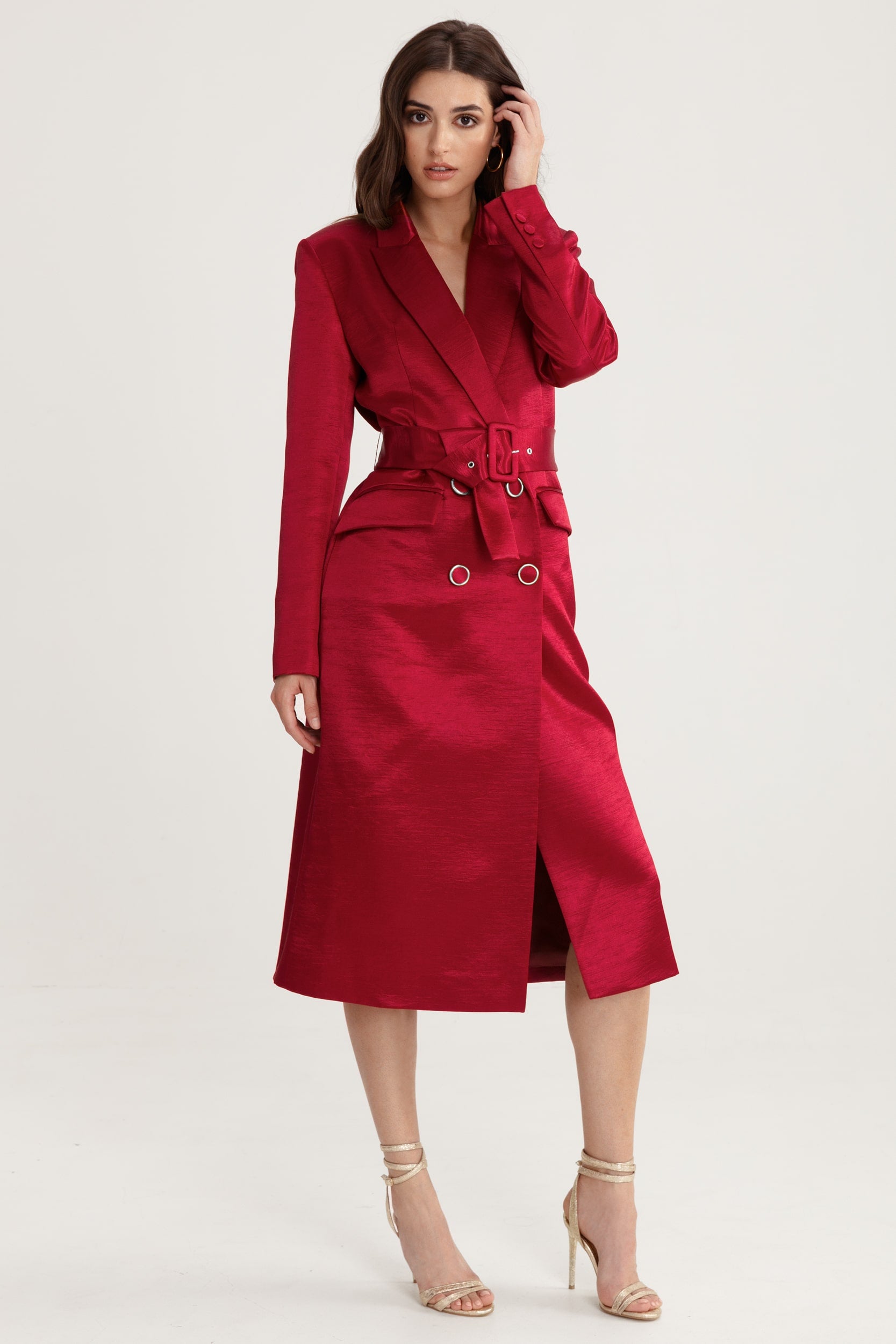 Belted midi trench coat in red satin blend