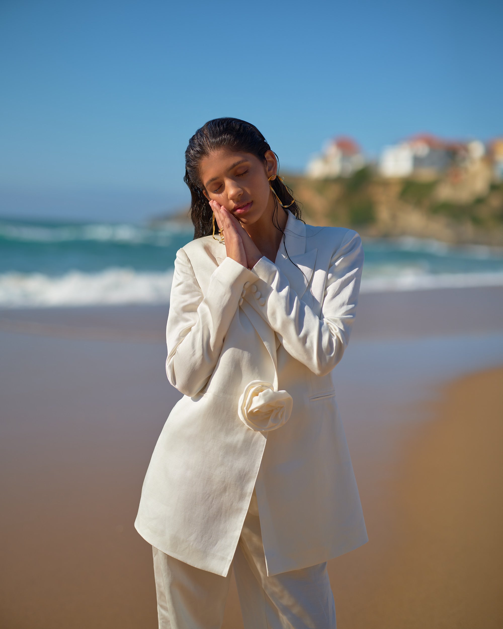 Rosette appliqué blazer in white linen