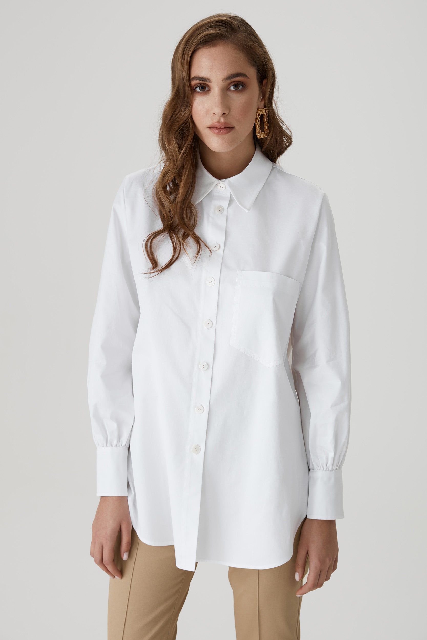 Bishop-sleeved classic white poplin shirt