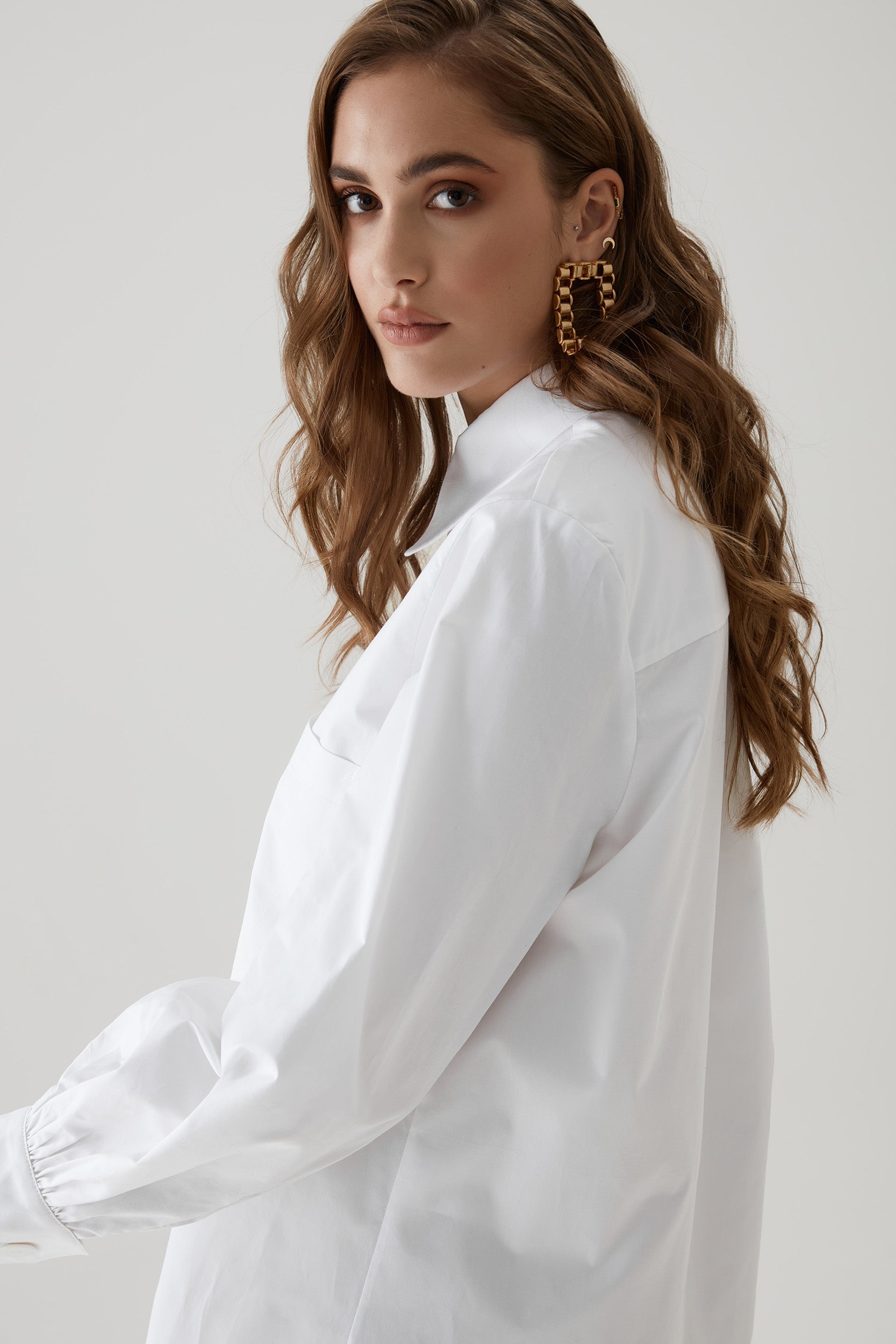 Bishop-sleeved classic white poplin shirt