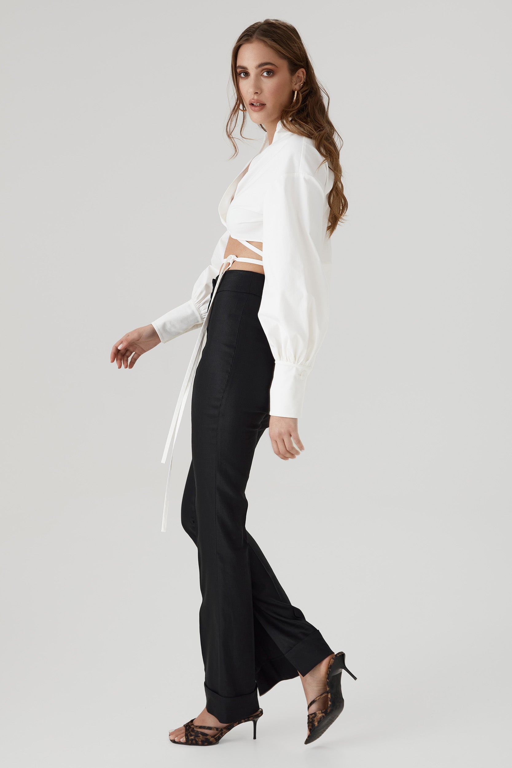 Crop top with bishop sleeves in white