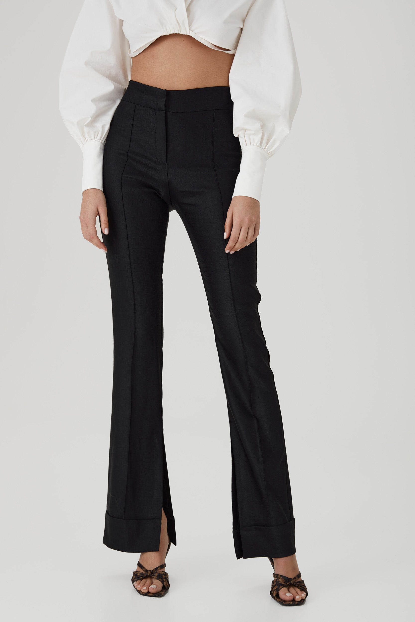 Crop top with bishop sleeves in white