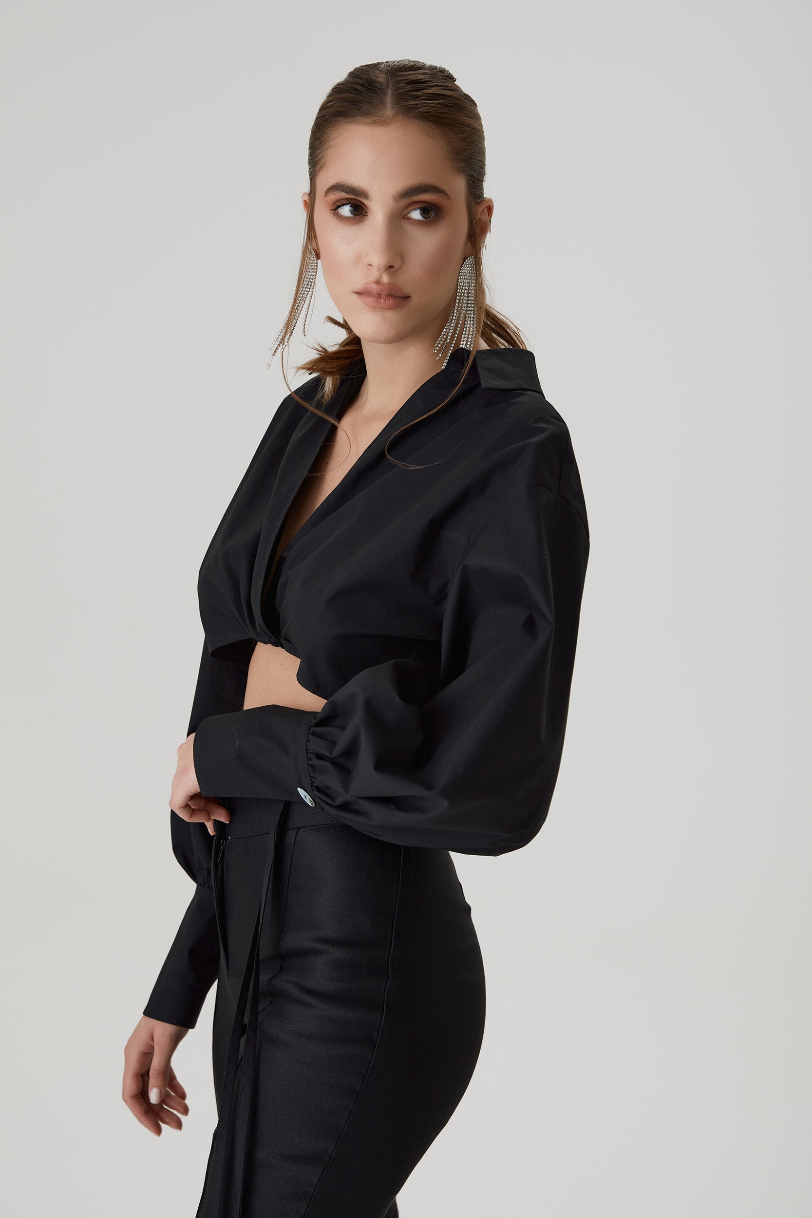 Cropped poplin shirt in black