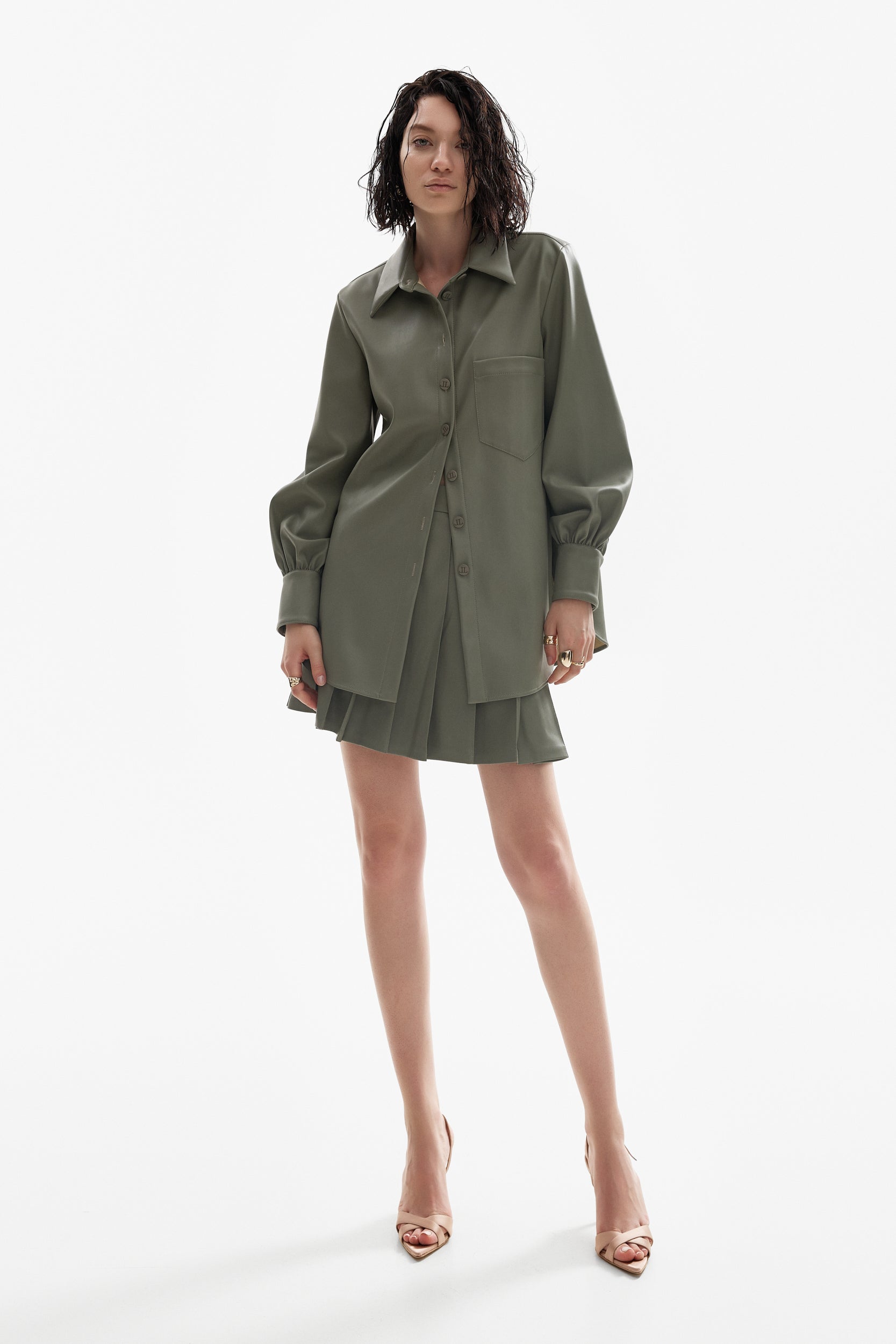 Pleated skirt in olive green