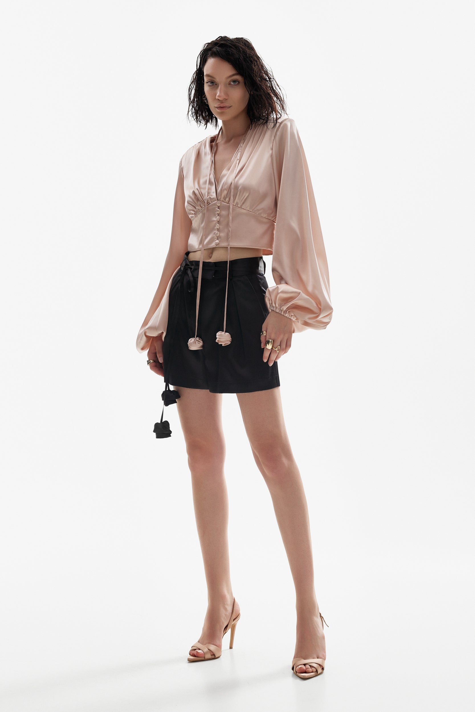 Ample-sleeve satin top in pink