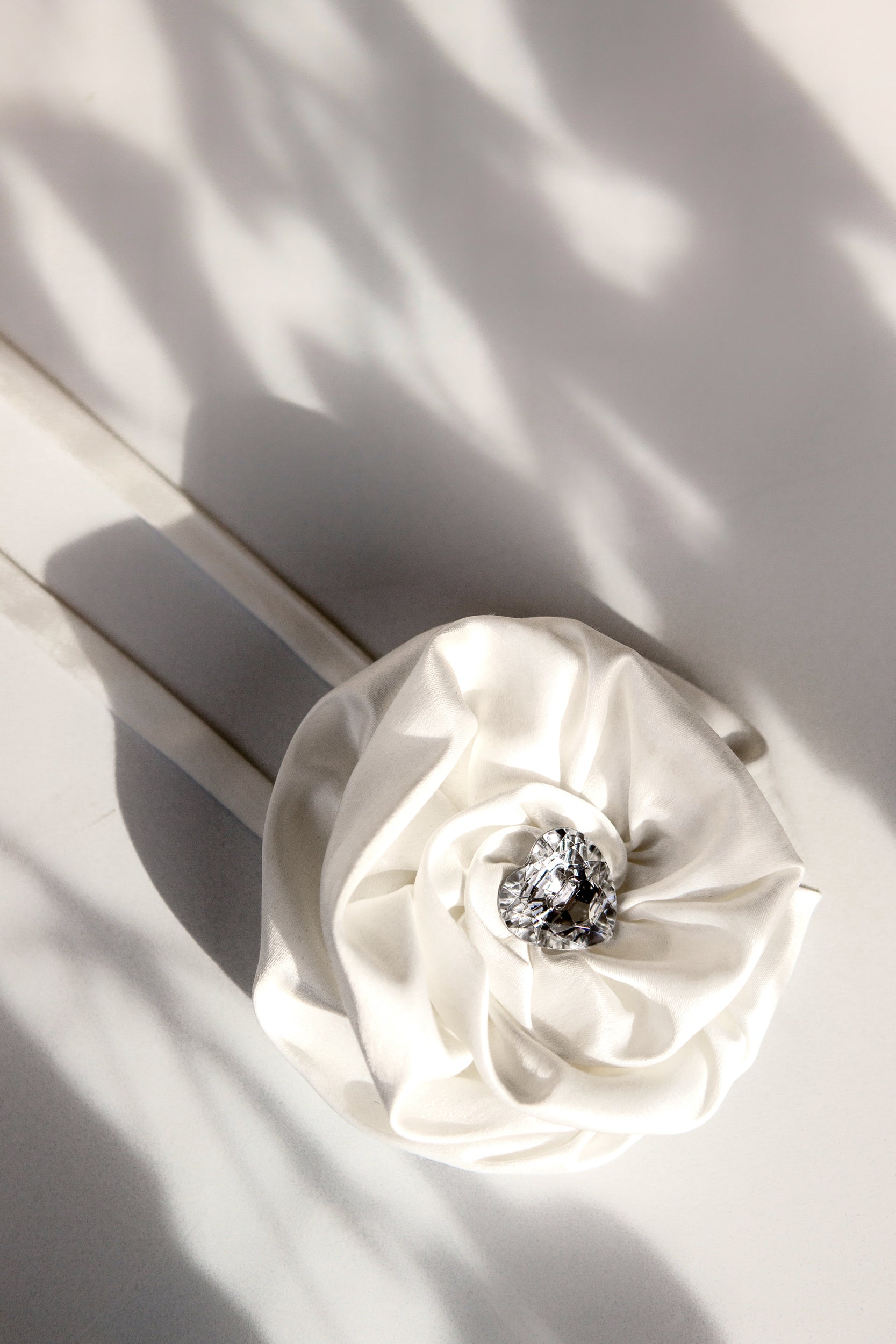 Signature rosette satin tie - One Size