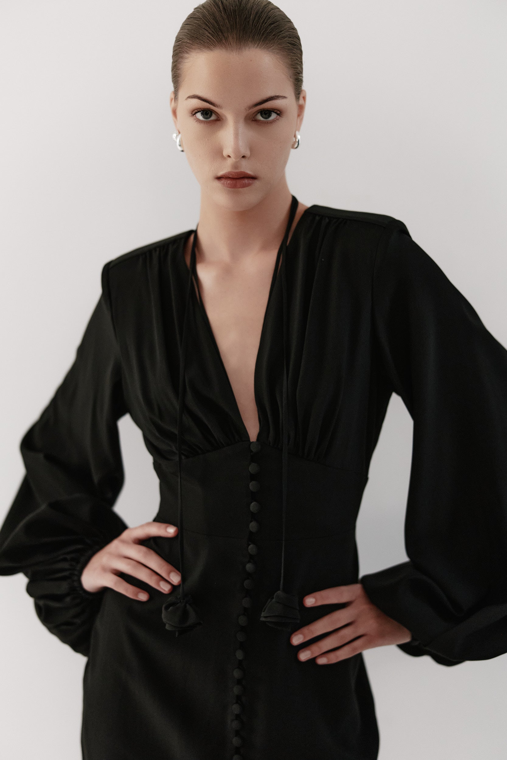 Ample-sleeve maxi silk dress in black