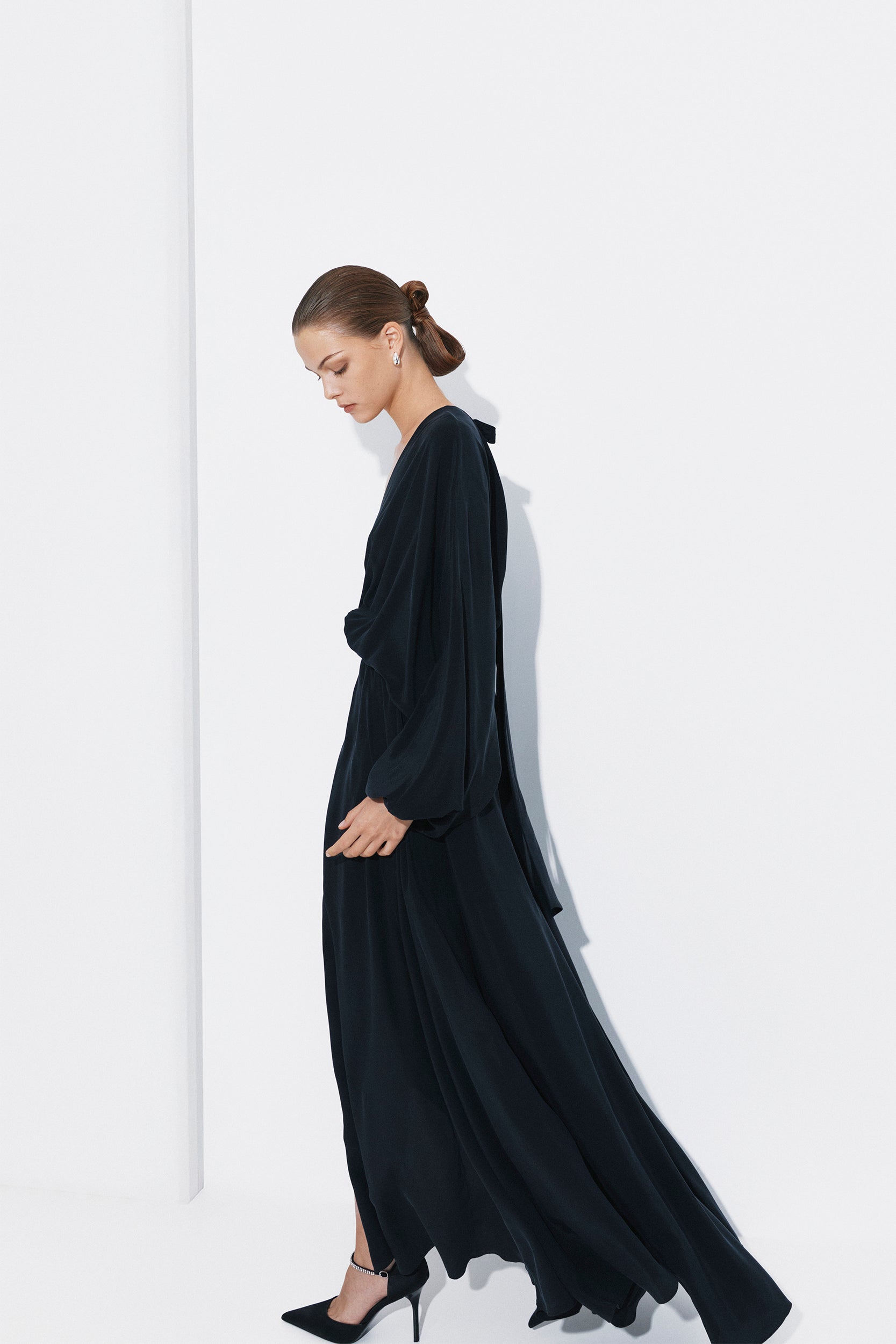 Balloon-sleeve black wrap dress