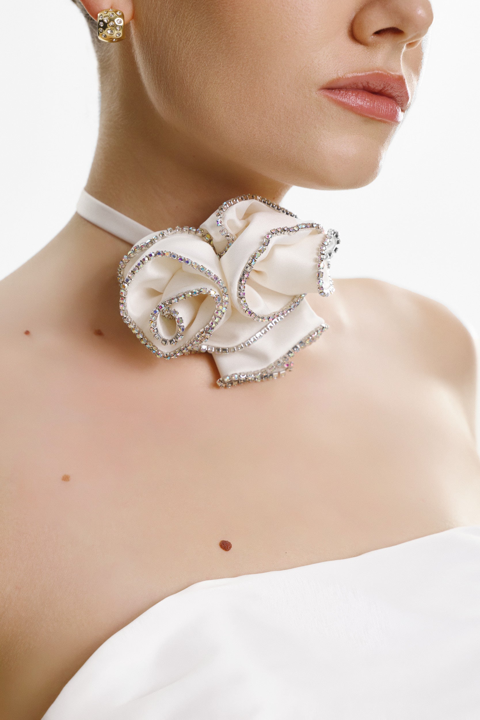 White trio rosette satin tie