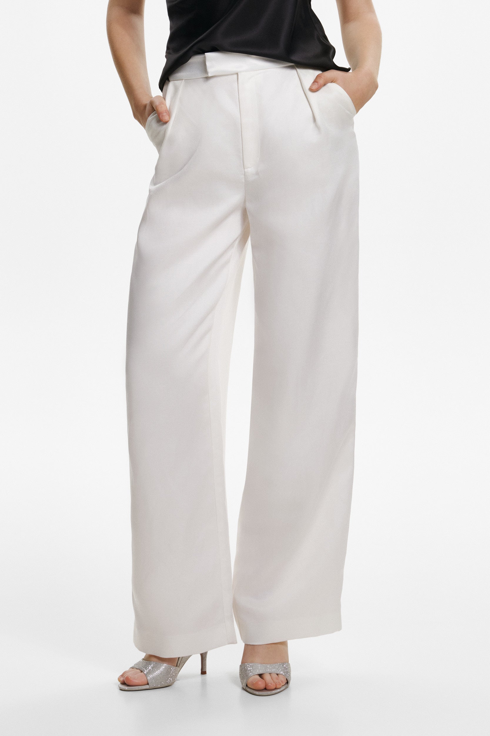 Wide-leg linen trousers in white with satin waistband