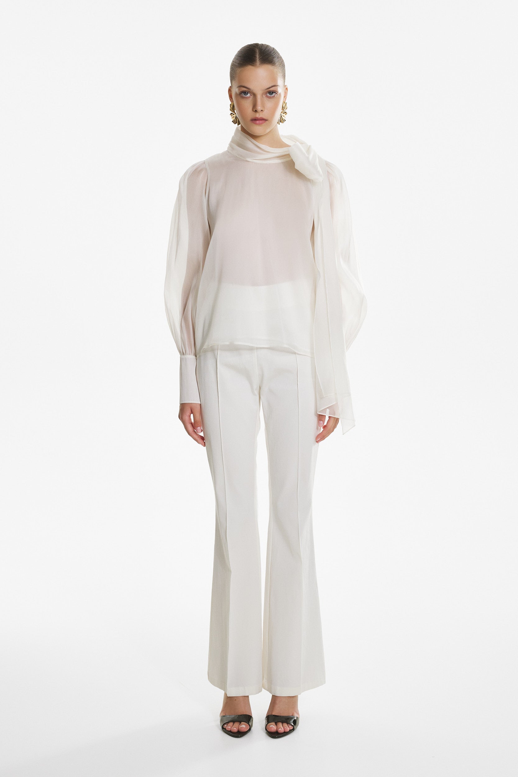 High rise trousers in white