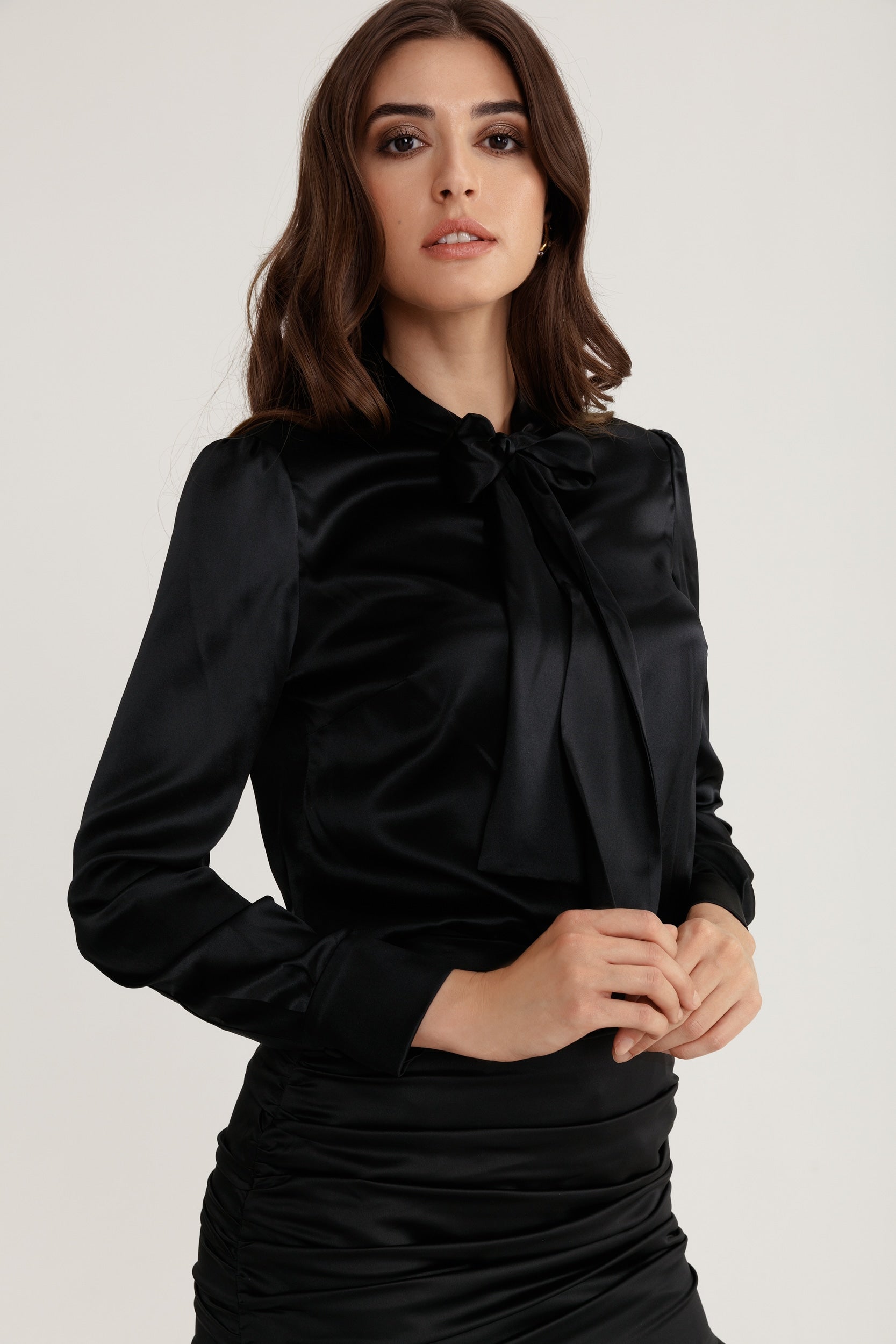 Elegant bow blouse in black silk blend