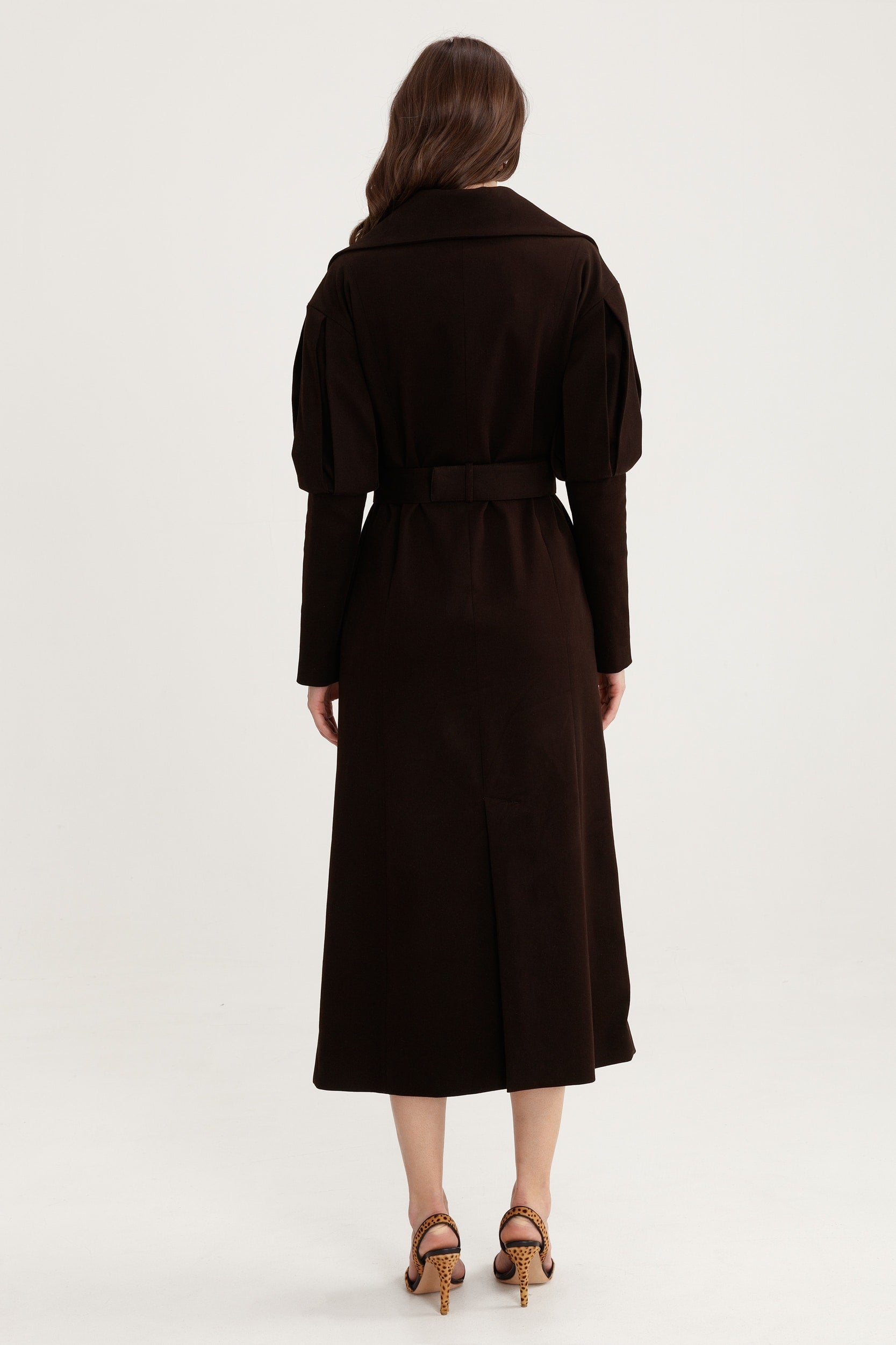 Statement pleated shoulders trench coat in chocolate brown