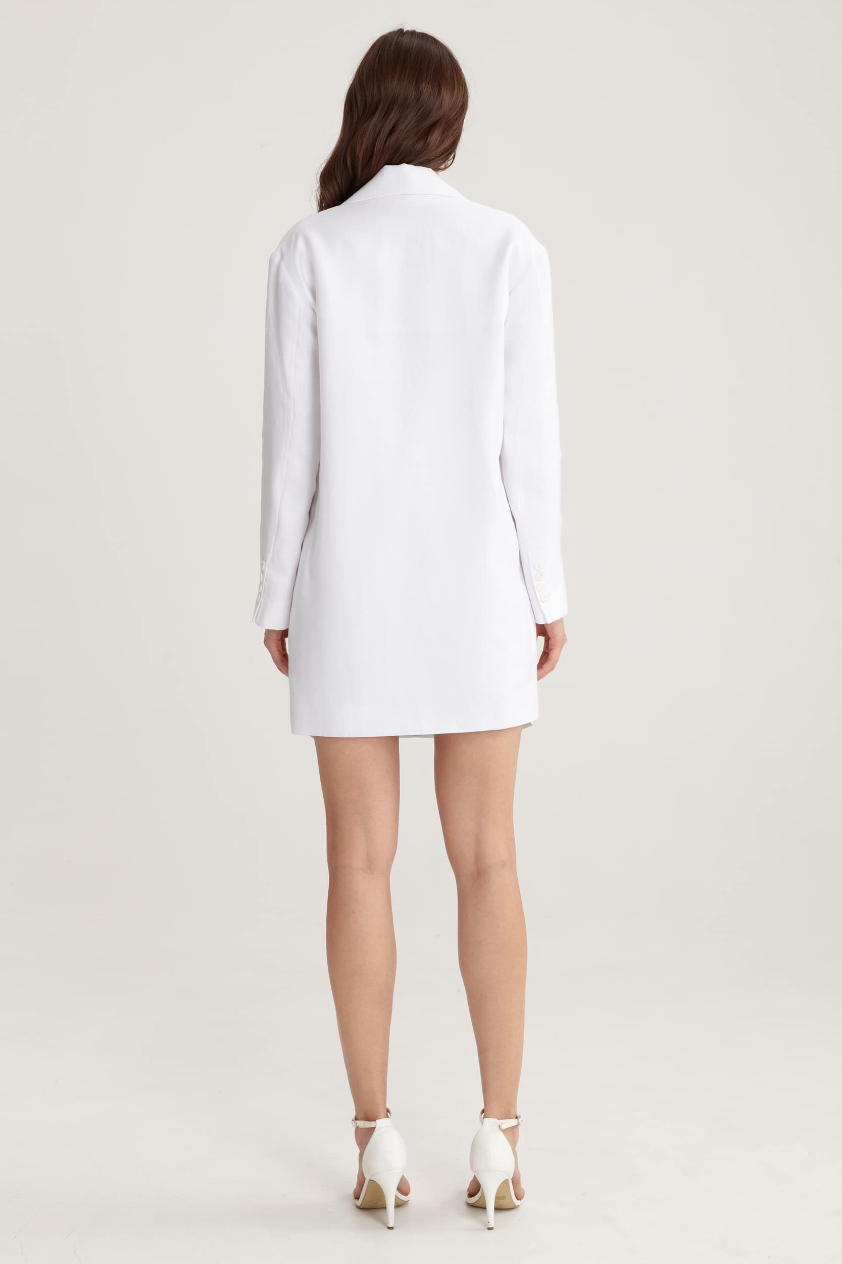 Mini skirt in white linen