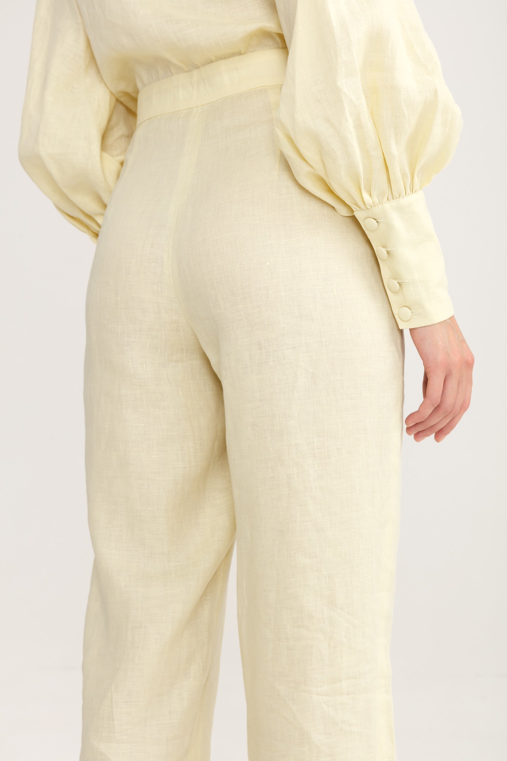 Summer breeze jumpsuit in pastel yellow linen